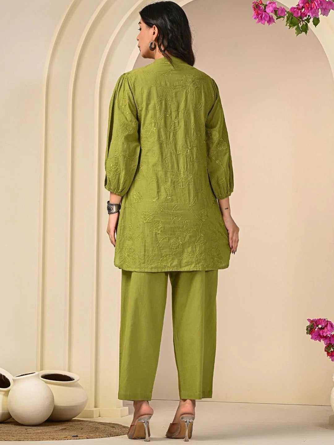 Floral Embroidered Mandarin Collar Tunic With Trousers