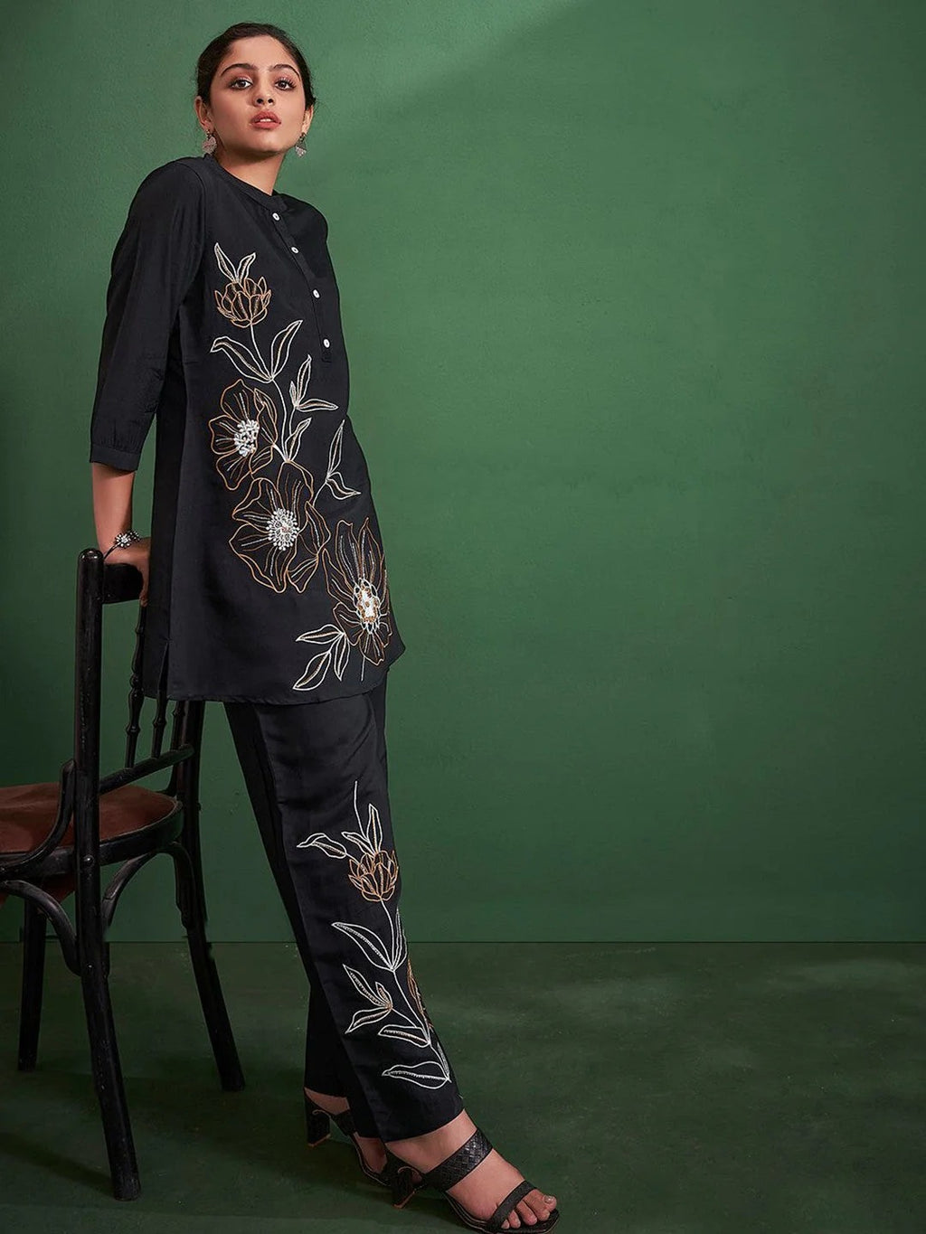 Embroidered Band Collar Tunic With Trouser